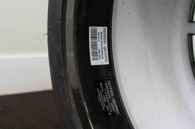 20×10″ and 20×11.5″ Carbon-Fiber Wheels for Ferrari 812