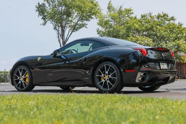 7b8a4939-copy-2026-08-25-9zb-89317-1 20k-Mile 2011 Ferrari California