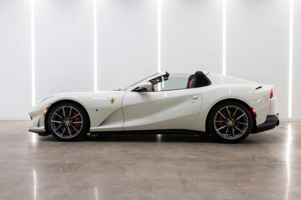 aaa9334-scaled-71970-1 2,200-Mile 2022 Ferrari 812 GTS