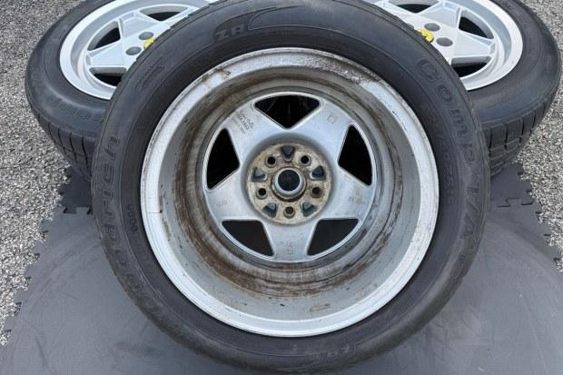 img_7208-copy-2026-08-31-iim-09294-1 No Reserve: 16×8″ and 16×10″ Wheels for Ferrari Testarossa