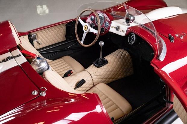 900122_t1e2_-_58-1-copy-2026-10-18-ntn-012c39366ce2f154a8e1392a5a9ee254-1 Ferrari 250 Testa Rossa "Pontoon Fender" Re-Creation