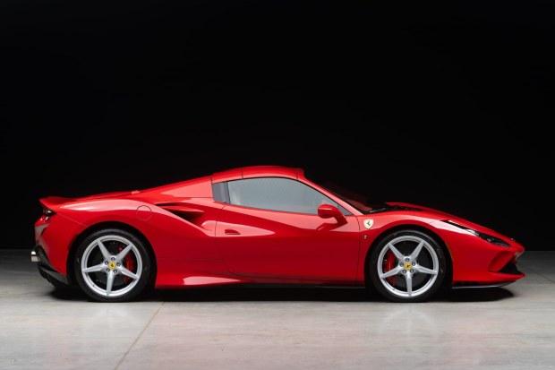 4,900-Mile 2021 Ferrari F8 Spider
