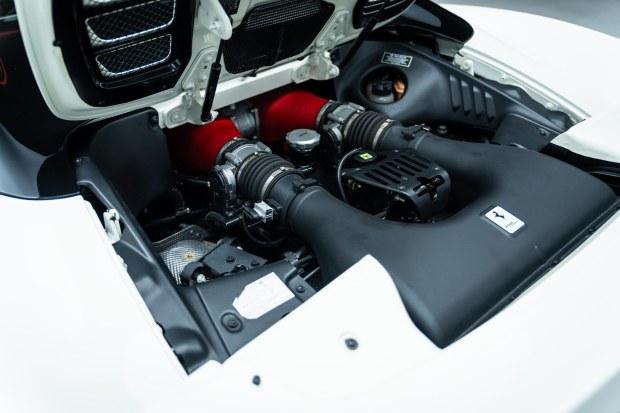 mc_-_2014_ferrari_458_spider_-_bianco_avus-096-scaled-copy-2026-10-15-oh2-cf852190518de4998346a0772c29d7cf-1 8k-Mile 2014 Ferrari 458 Spider