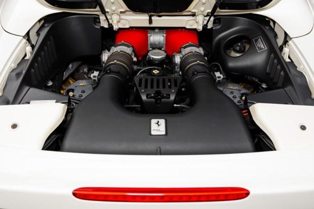 untitled-88-copy-2026-10-26-s6x-abea7b8574bfdc47e488b3039f081563-1 6k-Mile 2013 Ferrari 458 Spider